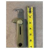 TB Outdoor parachute hook knife
