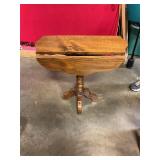 Antique wooden side table w/2 drop leaves 25ï¿½ tall