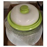 COVERED PIE PLATE