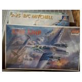 2 PC AIRPLANE MODELS