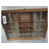 DISPLAY BOX WITH LATCH