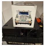 HESS TRUCK, TEXAS HOLDEM SET