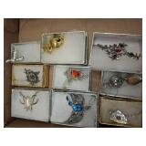 NECKLACES AND PENDANTS