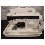 SINGER SEWING MACHINE