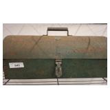 28IN VINTAGE METAL TOOLS BOX