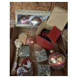 ASSORTED CHRISTMAS DCOR