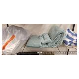 GROUP OF TOWELS AND LINENS