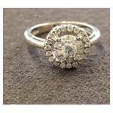 DIAMOND CLUSTER RING IN WHITE GOLD