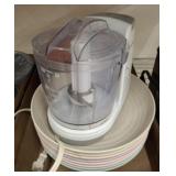 FOOD PROCESSOR, PLASTIC PLATES