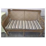 WICKER SETTEE