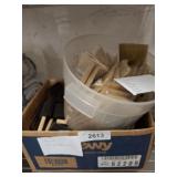 ASSORTED PAINT BRUSHES