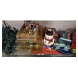 ASSORTED CHRISTMAS DÉCOR