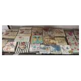 GROUP OF DECORATIVE NAPKINS PAPER