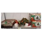 GROUP OF CHRISTMAS DÉCOR