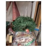 CHRISTMAS GNOMES AND DÉCOR