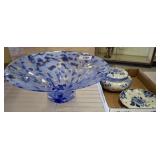 DECORATIVE CENTERPC SHOWS CHIPS, BLUE AND WHITE