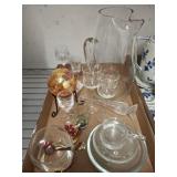 TRAY OF ASORTED GLASSWEAR, PITCHER