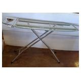 ADJUSTABLE METAL IRONING BOARD