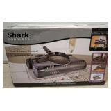 SHARK SWIVEL SWEEPER
