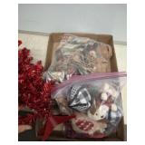 ASSORTED CHRISTMAS DÉCOR