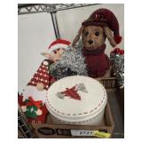 2 TRAYS OF CHRISTMAS DÉCOR