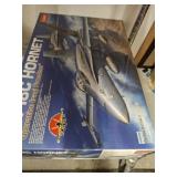 F18 HORNET MODEL SET