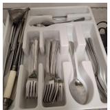 FLAT WARE IN DRAWER TRAYS