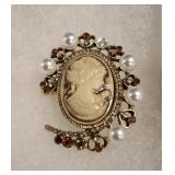 COSTUME BROOCH