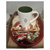 ASSORTED CHRISTMAS SERVING DISHES