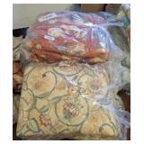 GROUP OF TWIN BEDDING