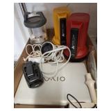 GROUP OF FLASH LIGHTS, SONY LAPTOP