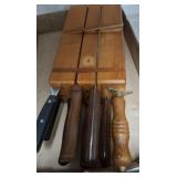 KNIFE BLOCK AND KNIVES