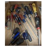 TRAY OF SCREWDRIVERS