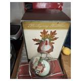 CHRISTMAS AND THANKSGIVING DÉCOR