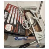 JUICER AND KITCHEN UTENSILS