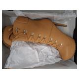 FASHION NOVA SIZE 9 HEELS