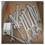 TRAY OF ASSORTED WRENCHES SOME CRAFTSMAN