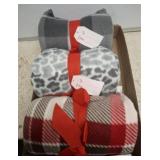 FLEECE THROWS