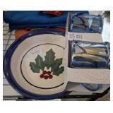 HOLLY HOLIDAY PIE PLATE, GLASS MUGS