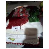 ASSORTED PLUSH CHRISTMAS Dï¿½COR