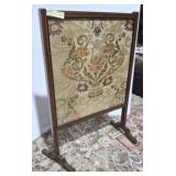 VINTAGE NEEDLEPOINT TAPESTRY FRAMED FIREPLACE SCRE