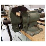 BENCH VISE AND PIPE VISE HEAVY DUTY