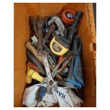 TOTE OF ASSORTED TOOLS