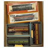 HO SCALE TRAIN CARS