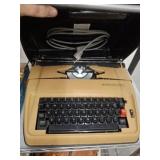 VINTAGE SEARS PORTABLE TYPEWRITER