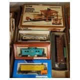 HO SCALE TRAIN CARS