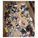 LEGOS MINIATURE FIGURINES *