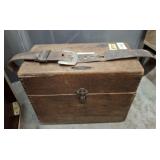 VINTAGE BUILDERS LEVEL IN WOODEN BOX