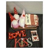 BOX LOT ASSORTED DECOR