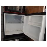 MIDEA MINI FRIDGE 18X17X20
